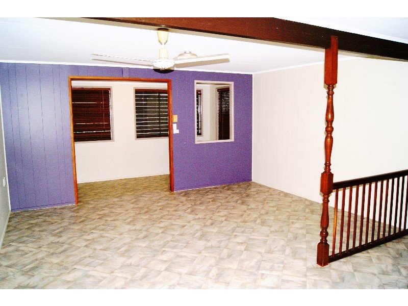 130 Elliott Heads Road, Avenell Heights QLD 4670