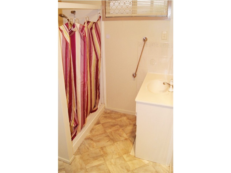 130 Elliott Heads Road, Avenell Heights QLD 4670