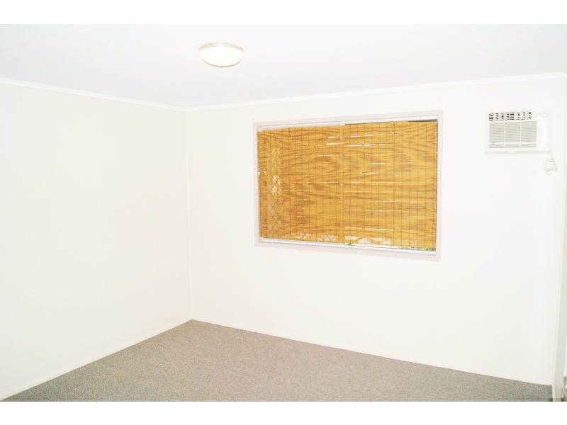 130 Elliott Heads Road, Avenell Heights QLD 4670