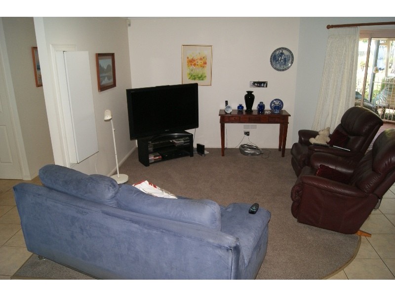 33 Gibsons Road, Burnett Heads QLD 4670