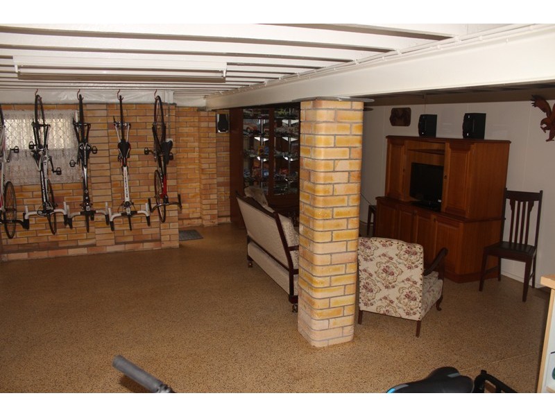 10 Harvey Street, Avenell Heights QLD 4670