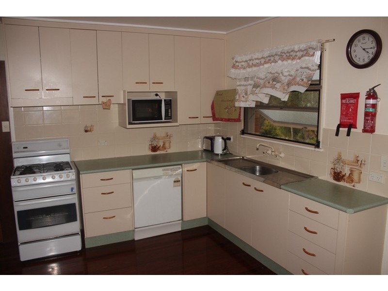 10 Harvey Street, Avenell Heights QLD 4670