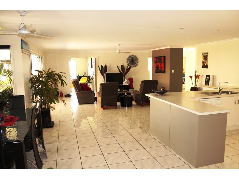 7 Hillcrest Court, Bargara QLD 4670