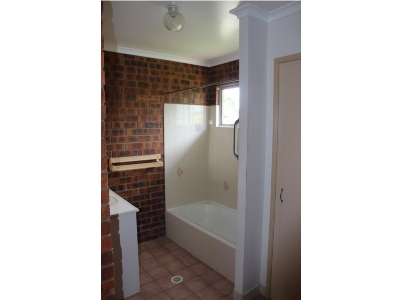2/15 Kennedy Street, Avondale QLD 4670