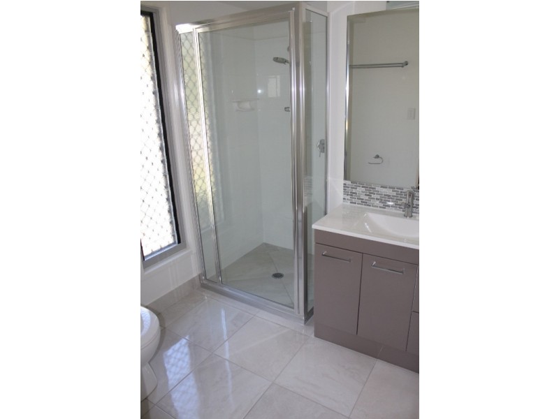 6 Green Avenue, Branyan QLD 4670