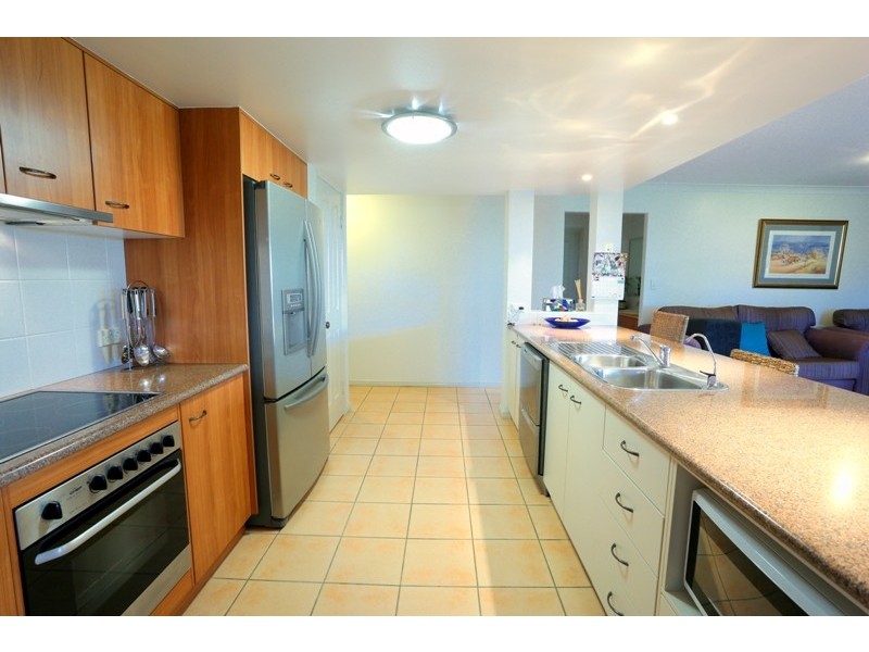 5 Raewood Close, Coral Cove QLD 4670