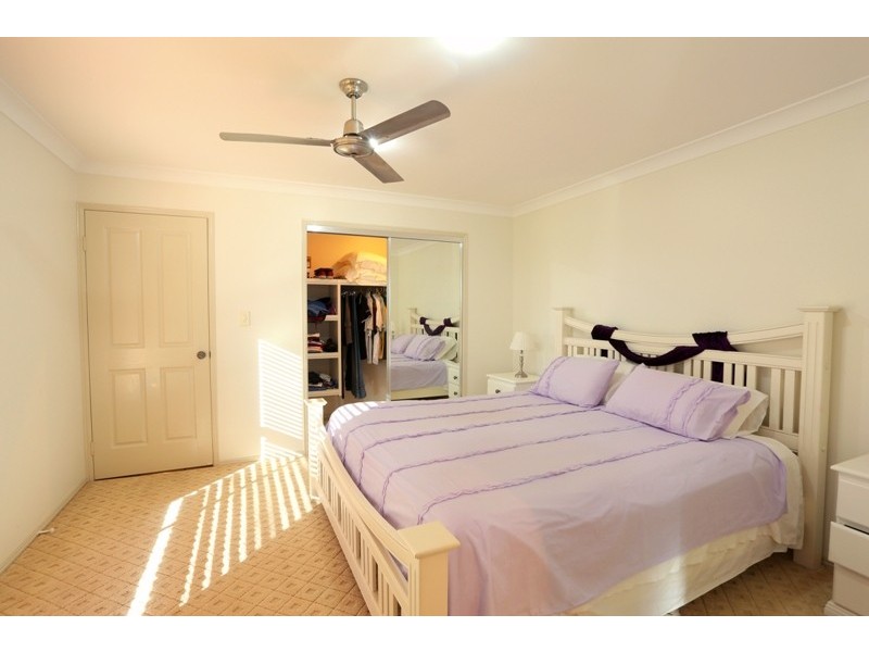 5 Raewood Close, Coral Cove QLD 4670