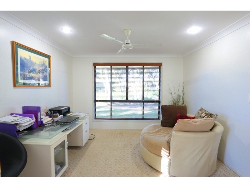 5 Raewood Close, Coral Cove QLD 4670