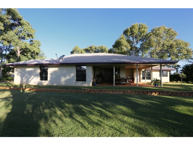 5 Raewood Close, Coral Cove QLD 4670