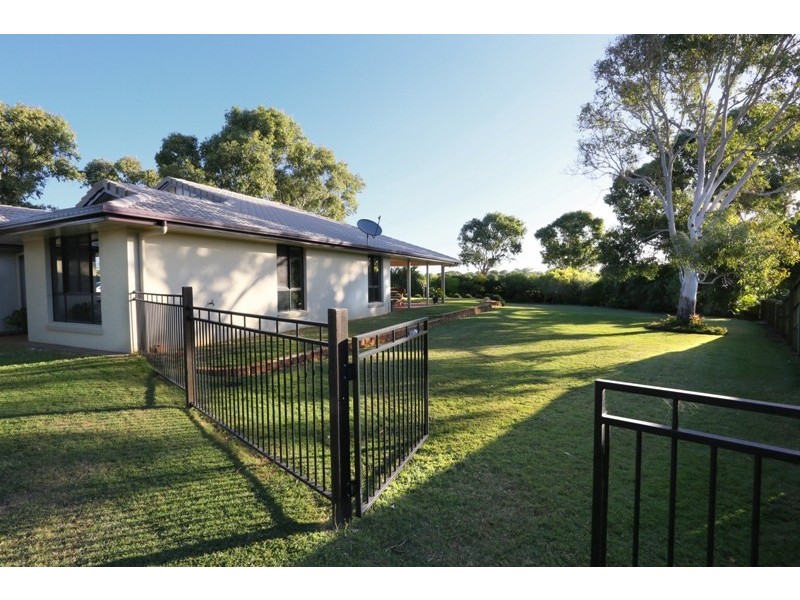 5 Raewood Close, Coral Cove QLD 4670