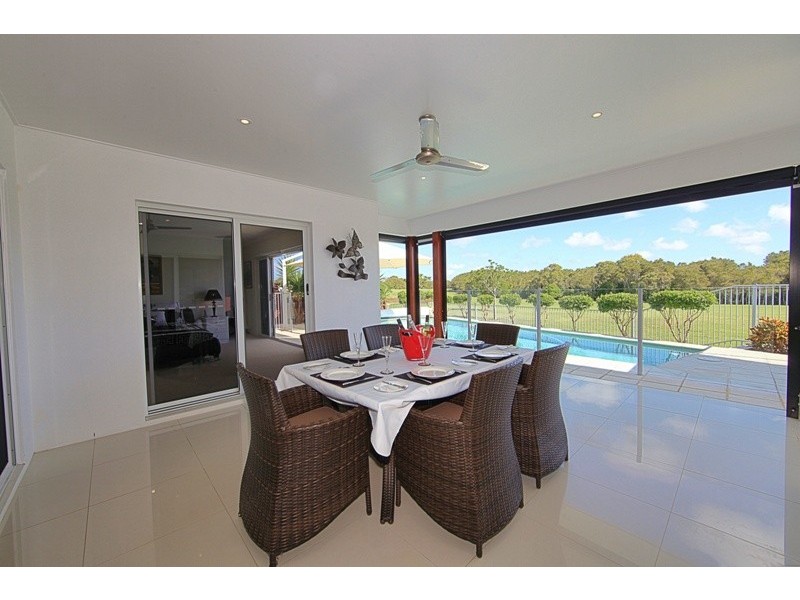 38 Bisdee Street, Coral Cove QLD 4670