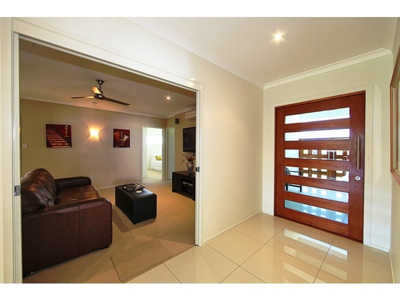 38 Bisdee Street, Coral Cove QLD 4670