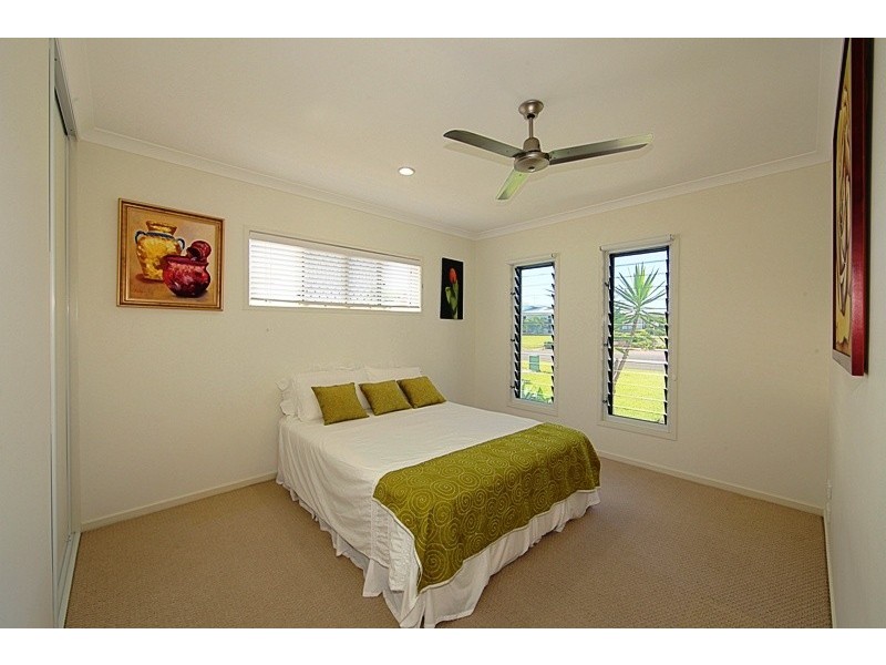38 Bisdee Street, Coral Cove QLD 4670