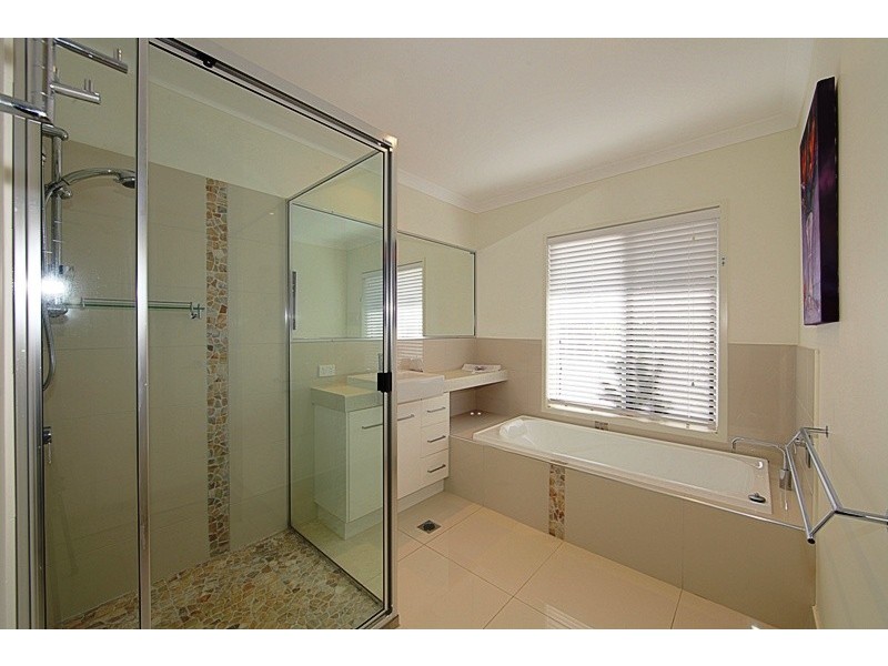 38 Bisdee Street, Coral Cove QLD 4670