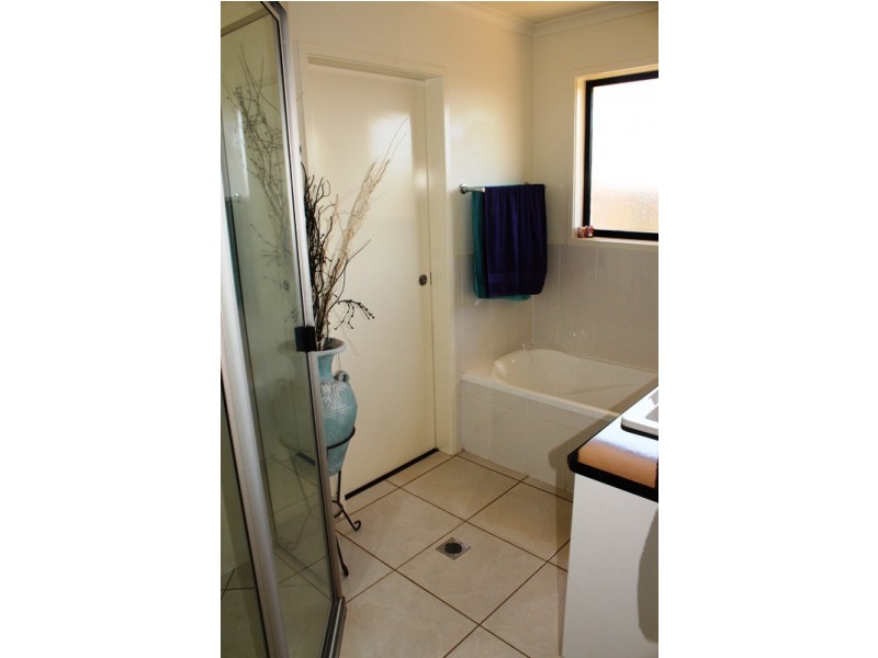 4 Linderberg Street, Kalkie QLD 4670