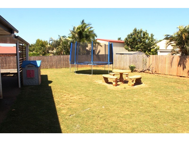 4 Linderberg Street, Kalkie QLD 4670