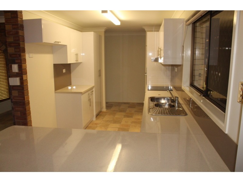 16 Twyford Street, Avoca QLD 4670