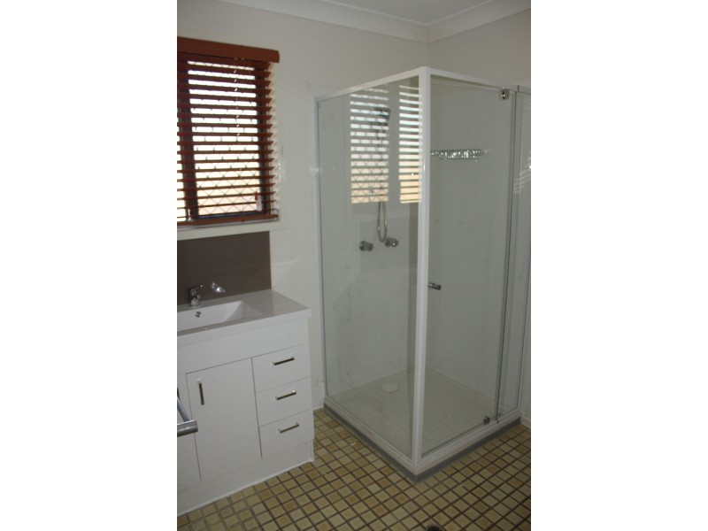 16 Twyford Street, Avoca QLD 4670