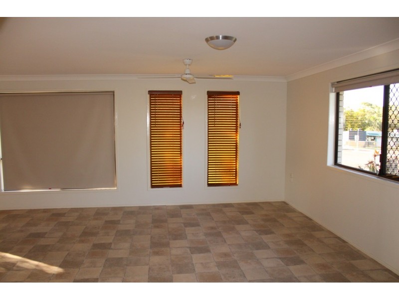 16 Twyford Street, Avoca QLD 4670