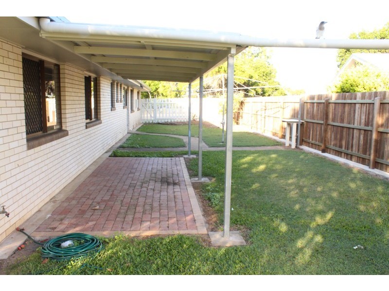 16 Twyford Street, Avoca QLD 4670