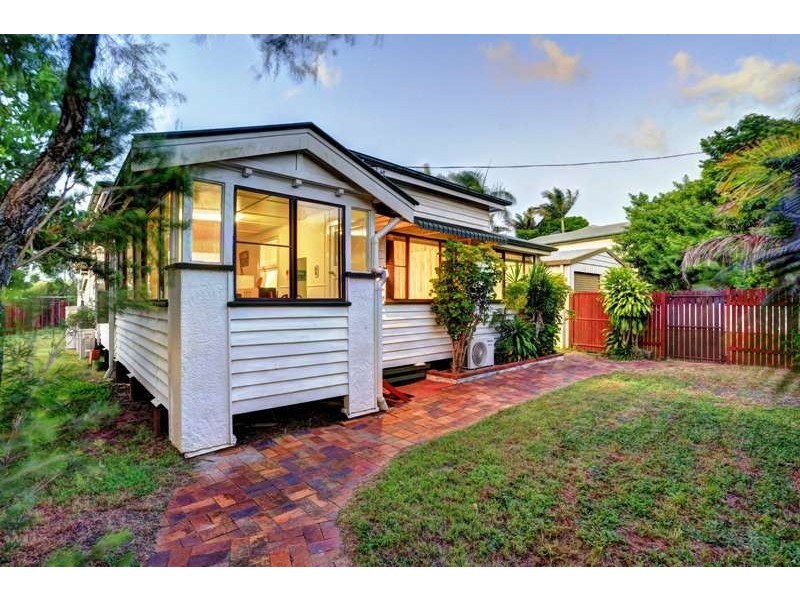 33 Burnett Street, Bundaberg South QLD 4670