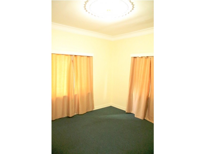 42 Vasey Street, Avenell Heights QLD 4670