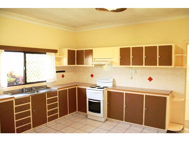 42 Vasey Street, Avenell Heights QLD 4670