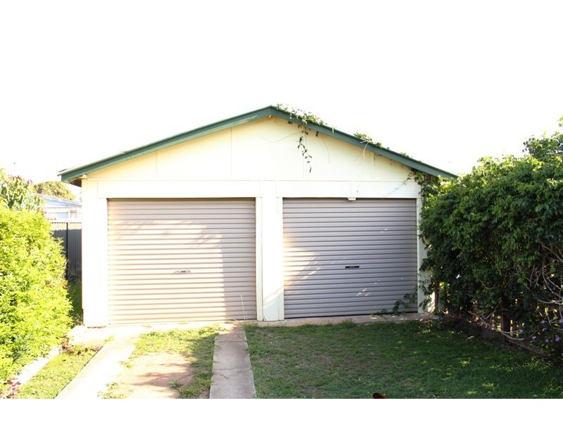 42 Vasey Street, Avenell Heights QLD 4670