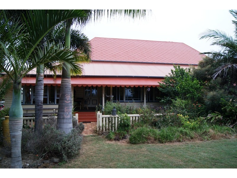 105 Barolin Esplanade, Coral Cove QLD 4670