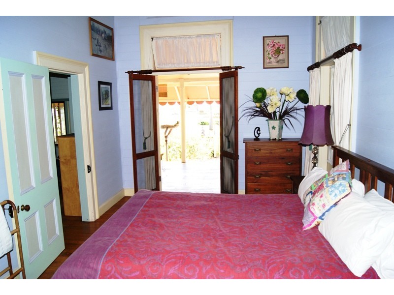 105 Barolin Esplanade, Coral Cove QLD 4670