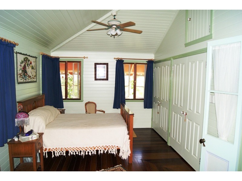 105 Barolin Esplanade, Coral Cove QLD 4670