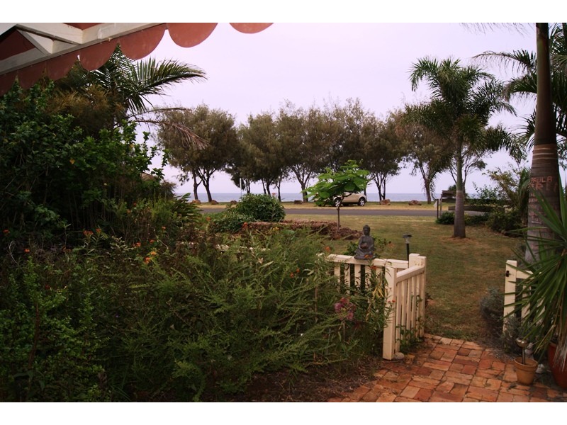 105 Barolin Esplanade, Coral Cove QLD 4670