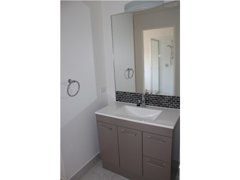 6 Green Avenue, Branyan QLD 4670