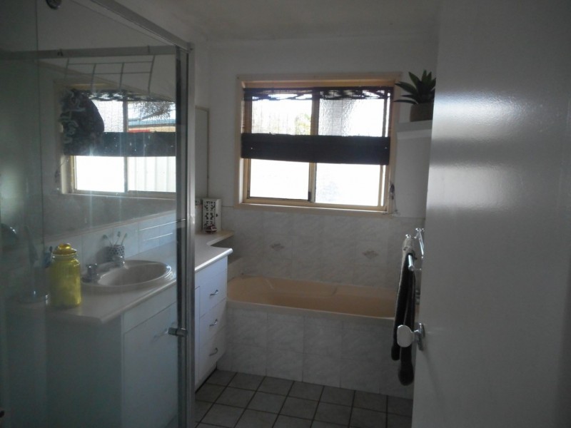 3 Gengers Road, Moore Park Beach QLD 4670