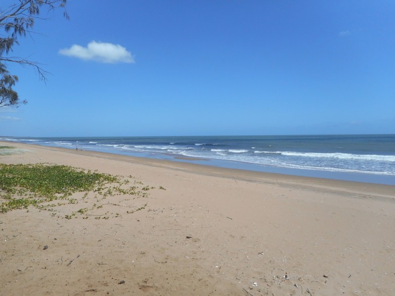 3 Gengers Road, Moore Park Beach QLD 4670