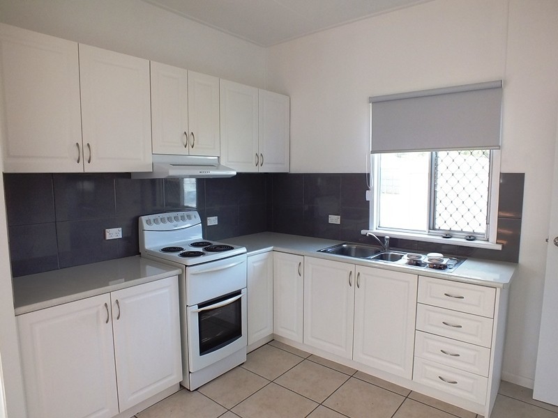 6 Windermere St, Walkervale QLD 4670