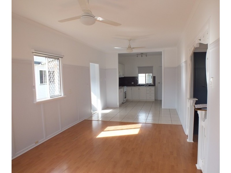 6 Windermere St, Walkervale QLD 4670