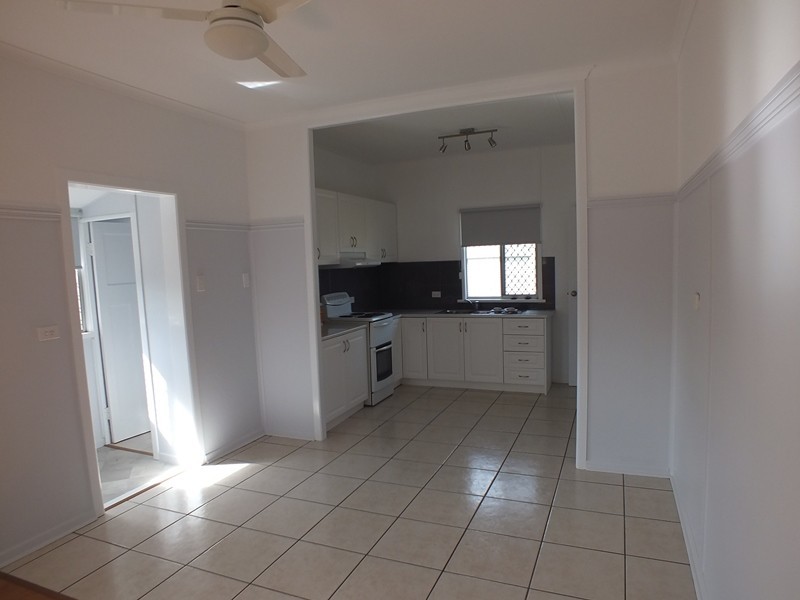 6 Windermere St, Walkervale QLD 4670