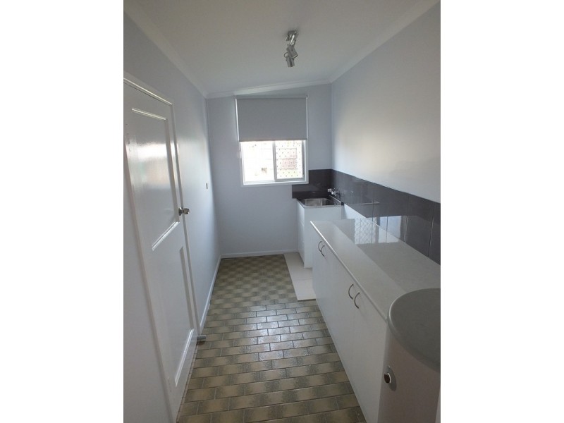 6 Windermere St, Walkervale QLD 4670