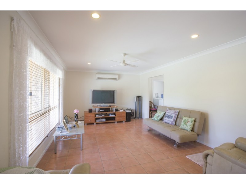 4 Driftwood Place, Woodgate QLD 4660