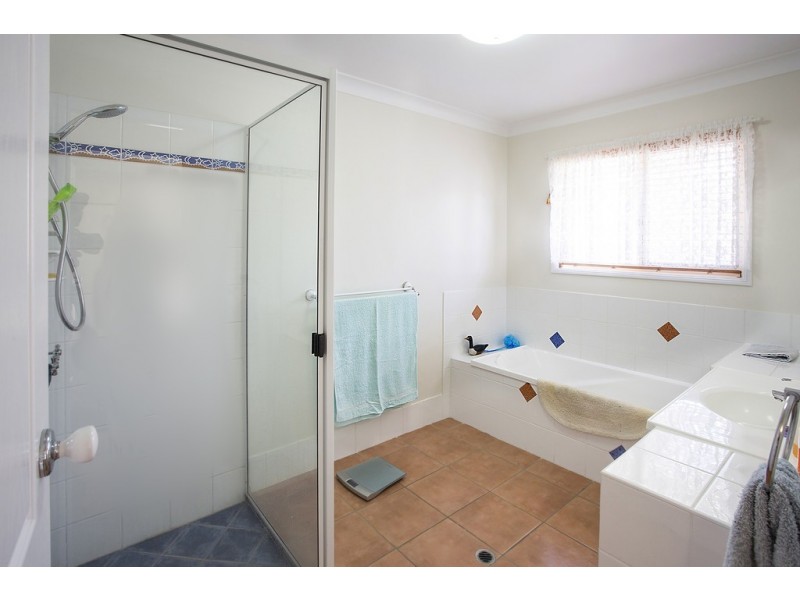 4 Driftwood Place, Woodgate QLD 4660