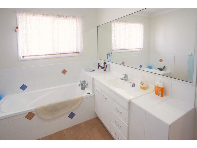 4 Driftwood Place, Woodgate QLD 4660