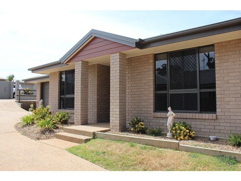 1/4 Neville Drive, Branyan QLD 4670