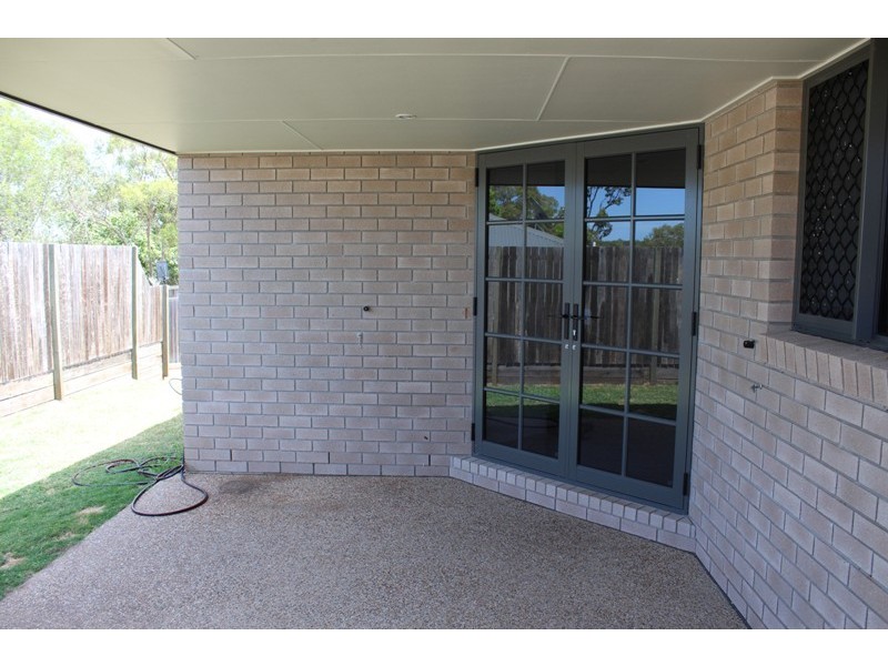 1/4 Neville Drive, Branyan QLD 4670