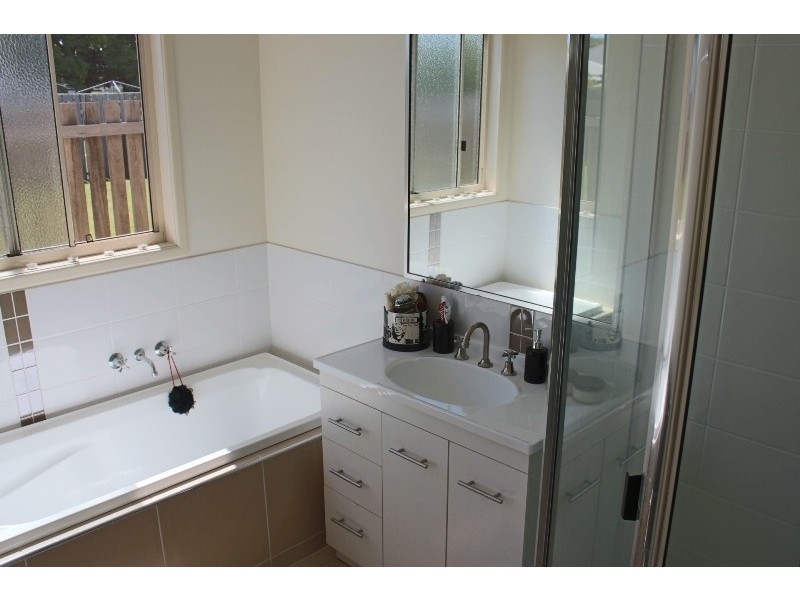 6 Glenmorris Street, Walkervale QLD 4670