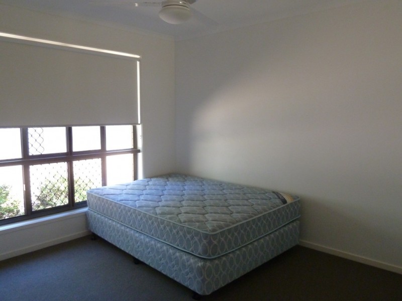 2/4 Neville Drive, Branyan QLD 4670
