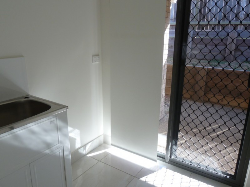 2/4 Neville Drive, Branyan QLD 4670
