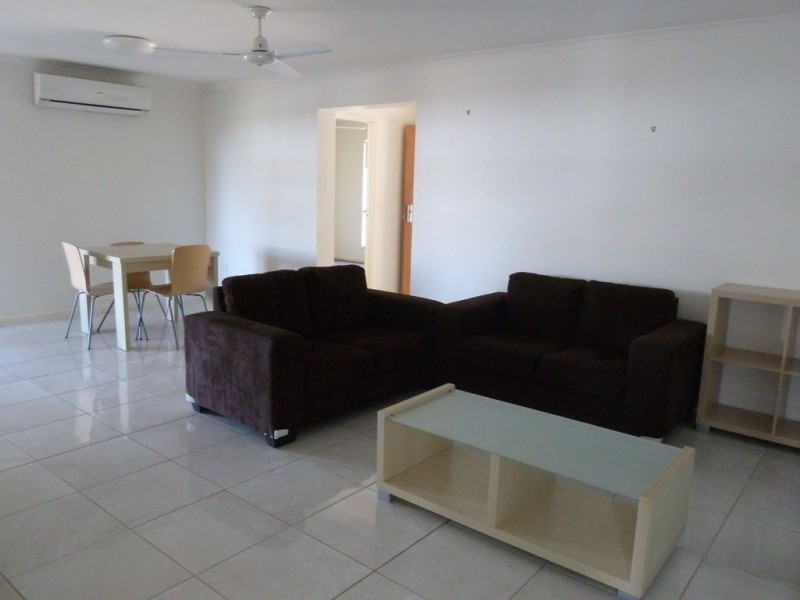 2/4 Neville Drive, Branyan QLD 4670