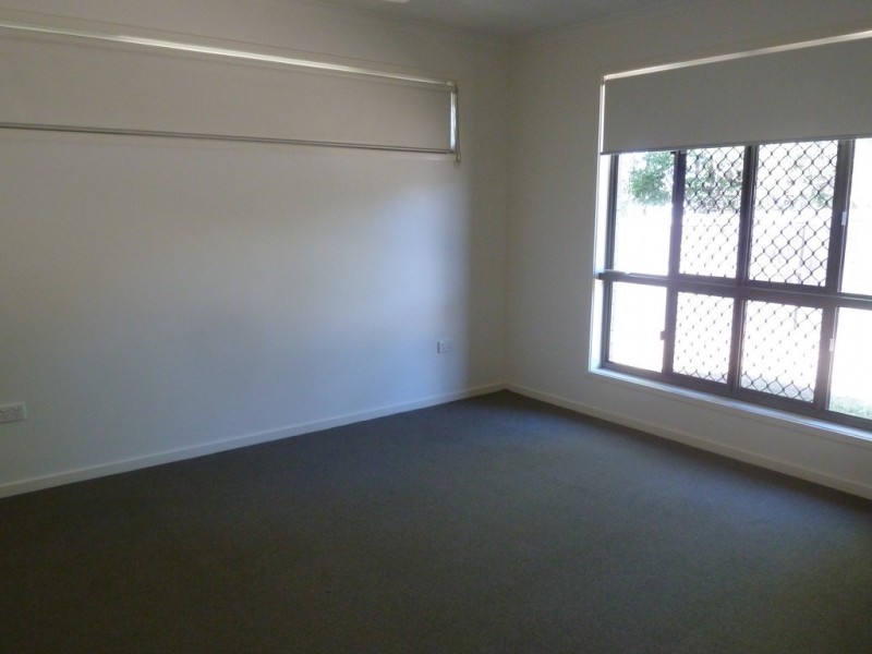 2/4 Neville Drive, Branyan QLD 4670