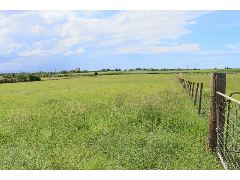 22 HEIDKES ROAD, Windermere QLD 4670